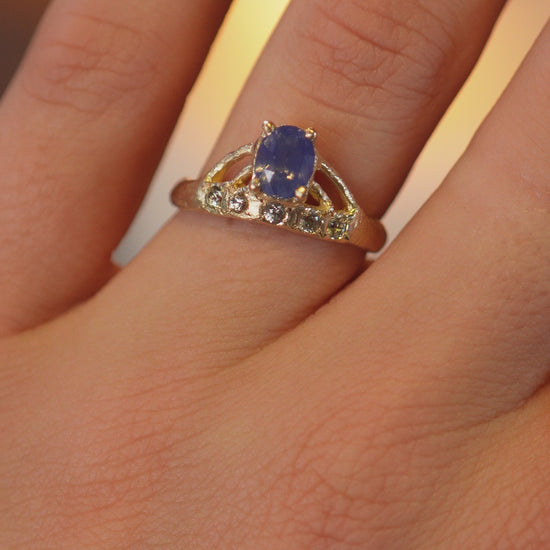 video of sapphire ring different angles